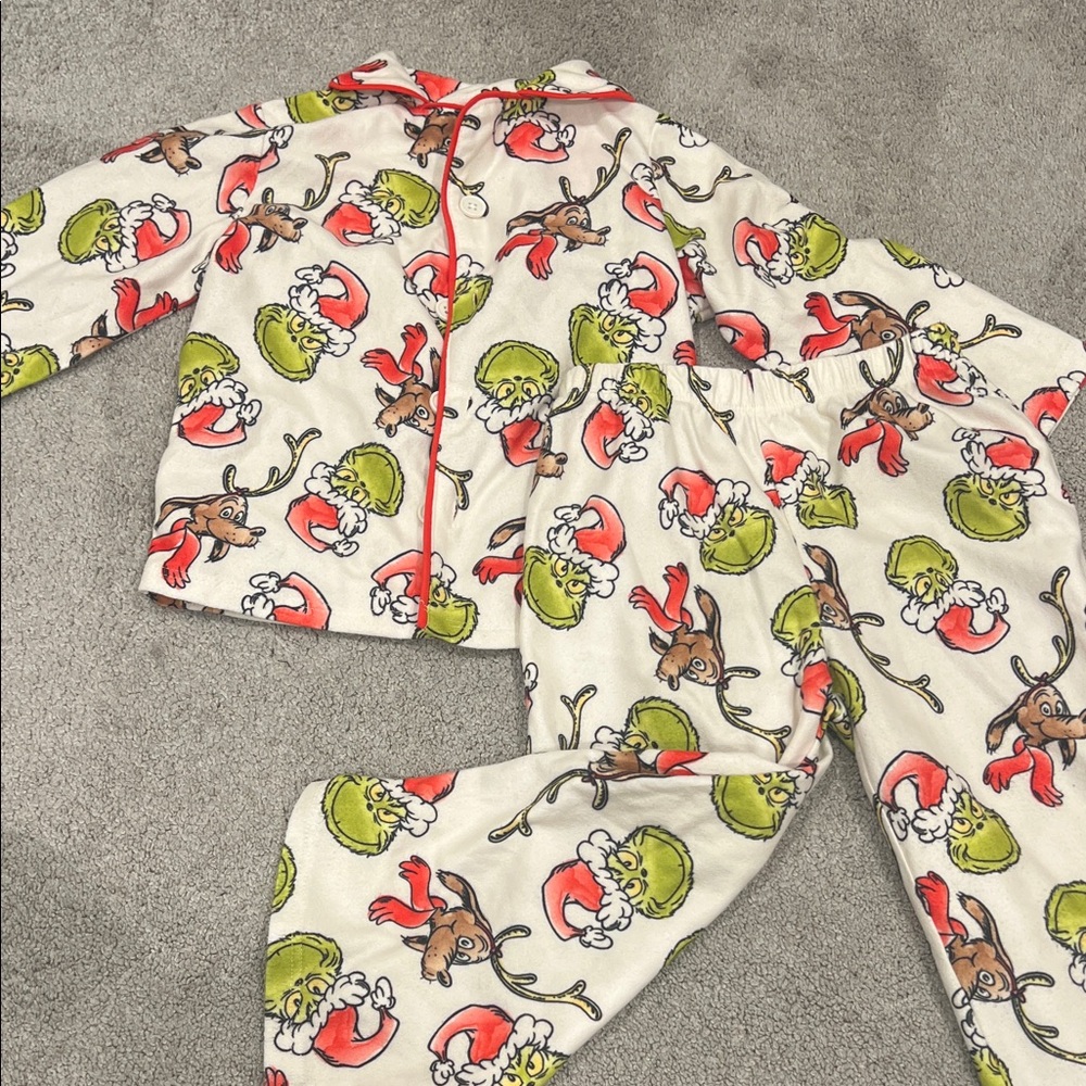 Festive Character Kids Pajama Set - Cream, Green, and Red